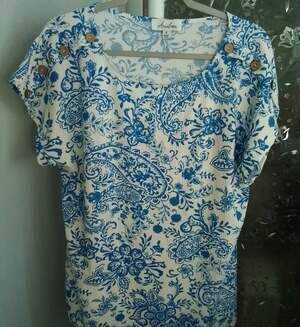 Anneliese Blue Paisley Short Sleeve Ribbed Shirt W Buttons Each Shoulder Size 1X
